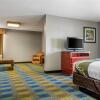 Отель Quality Inn & Suites Bedford West, фото 12