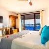Отель True Blue Bay Resort в Сент-Джордж