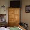 Отель A Wildflower Inn Bed & Breakfast, фото 17
