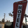 Отель Tel-A-Friend Motel, фото 1