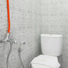 Отель RedDoorz near Batik Tulis Celaket 2, фото 9