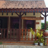 Отель Borobudur Kampung Homestay - Muhrodin, фото 1