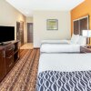 Отель La Quinta Inn & Suites by Wyndham Gonzales TX, фото 12
