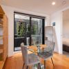 Отель Modern 1 Bedroom Apartment in Brunswick East Near CBD, фото 9