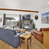 Отель 2262-ski Inn Style Chalet 2 Bedroom Home by RedAwning, фото 14