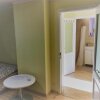 Отель Excelent apartment with garden and free parking, фото 16