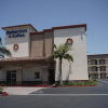 Отель Harbor Inn & Suites, фото 1