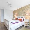 Отель Surbiton modern 2 bedroom flat with parking, фото 14