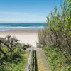 Отель Pacific House by Avantstay Bright Airy Home w/ Direct Access to Cannon Beach, фото 19