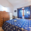 Отель Small House a Stone's Throw From the sea, фото 2