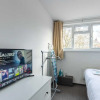 Отель The Eldern - Spacious, Netflix, free Parking, close to A1, фото 3