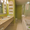 Отель Holiday Inn Express & Suites Tampa-I-75 @ Bruce B. Downs, an IHG Hotel, фото 8
