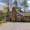Отель Bear Creek Cabin 2 Bedroom Cabin by Redawning, фото 12