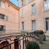 Отель Furnished apartment with balcony in the center of Aix-en-Provence в Экс-ан-Прованс