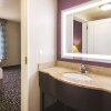 Отель La Quinta Inn & Suites by Wyndham Bowling Green, фото 28