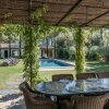 Отель Bâtisse provençale avec piscine privée au coeur du Luberon et du village de Lourmarin, 10 personnes , фото 15