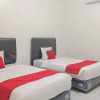 Отель OYO 1705 Lyfriska Residence Syariah, фото 3