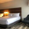 Отель Holiday Inn Express And Suites Madison West - Middleton, an IHG Hotel, фото 3