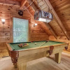 Отель Cupid's Hideaway - Convenient To Downtown Gatlinburg And The National Park! 1 Bedroom Cabin by RedAw, фото 10