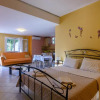 Отель Kyparissia Garden Retreat - Sunny Master Suite, фото 2