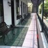 Отель Spot On 2031 Losmen Leuwipanjang Syariah, фото 1
