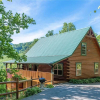 Отель Triple Mountain View - Three Bedroom Cabin, фото 21