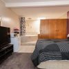 Отель The Prince Mark Motor Inn, фото 6