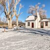 Отель Kik-n-bak Cottage w/ Beautiful Mountain View, фото 13