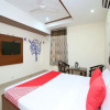 Отель OYO 14243 Hotel At inn, фото 1