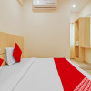 Отель Super OYO Flagship Landcorp Hotels Near Shilparamam, фото 2