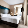 Отель One King West Hotel & Residence, фото 7