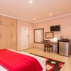 Отель "room in Guest Room - Luxury Executive Double Room for 2 Guests With Ensuite Bathroom, in Ballito" в Зимбали