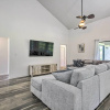Отель Navarre Home w/ Game Area + Screened-in Porch, фото 7