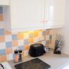 Отель Charming 4-bed Cottage in Hayling Island - Hot Tub, фото 9