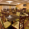 Отель Holiday Inn Express Hotel & Stes Kansas City Sports Complex, an IHG Hotel, фото 25