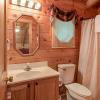 Отель Bear's Den 2 Bedroom Home with Hot Tub, фото 3