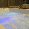 Отель Central Business Suites with Hot Jacuzzi, фото 20