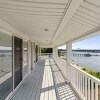 Отель Water Front Delight On The Bay 3 Bedroom Home by RedAwning, фото 8