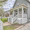 Отель Oak Park Home w/ Fire Pit - 5 Mi to Garfield Park!, фото 14