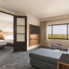 Отель DoubleTree Suites by Hilton Hotel Tampa Bay, фото 31