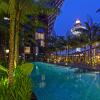 Отель Crowne Plaza Changi Airport, an IHG Hotel в Сингапуре