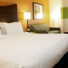 Отель Fairfield Inn & Suites by Marriott St Petersburg Clearwater, фото 47