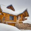 Отель New Listing! Idyllic Mountain-view 4 Bedroom Home, фото 2