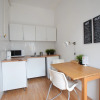 Отель Hi5 Apartments - Chain Bridge, фото 16