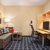 Отель TownePlace Suites by Marriott London, фото 4