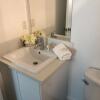Отель Brand NEW Luxury Spacious 3bdr Townhome Close to 3rd St, фото 7