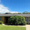 Отель Wirragulla, 10 Marty Avenue - Stylish Modern House with ducted air con & WIFI, фото 2
