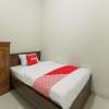 Отель OYO 90045 Annafi Apartel, фото 6