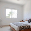 Отель Spacious and Modern 2 bed Apartment in Peyia, фото 3