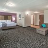 Отель La Quinta Inn & Suites by Wyndham Sturbridge, фото 5